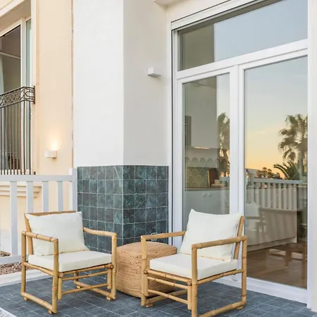Exclusive Beachfront 아파트 *