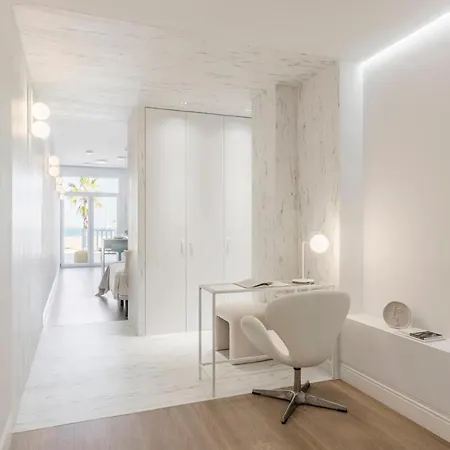 Exclusive Beachfront Appartamento